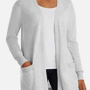Elegant Women's Light Gray Cardigan